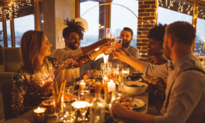 食べ過ぎ飲みすぎも内臓疲労が原因で頚部痛の一因になる